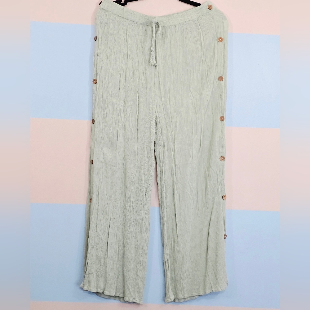 Kiwi & Punch NWOT Soft Green Wide Leg Pants with Button Accents - Picture 2 of 7